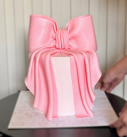 Bow cake